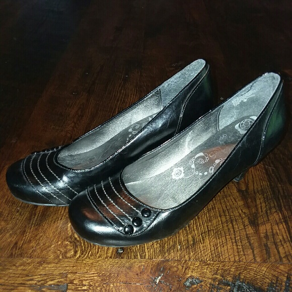 Low black heels - Picture 2 of 8